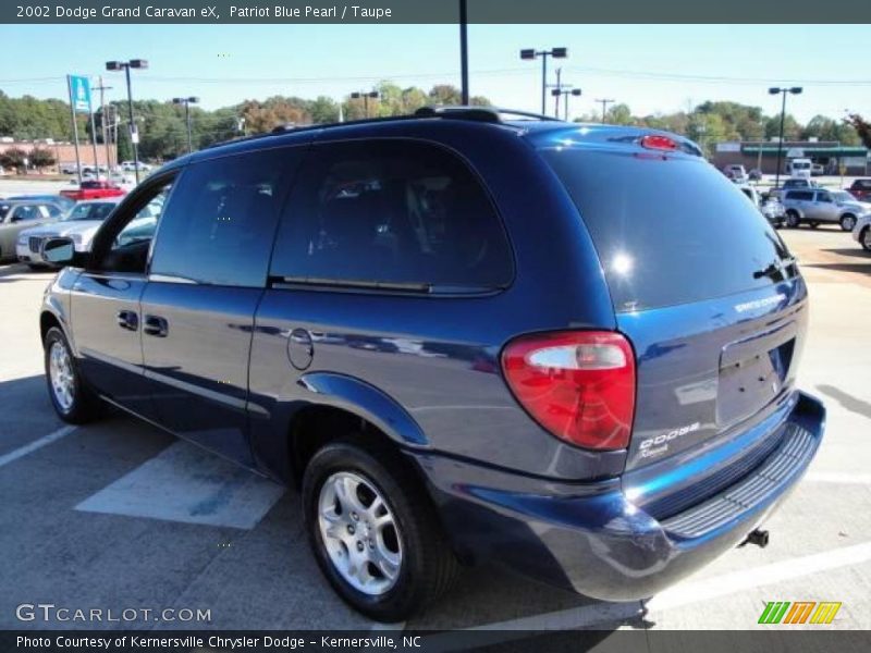Patriot Blue Pearl / Taupe 2002 Dodge Grand Caravan eX