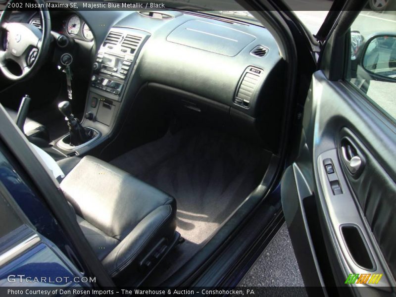 Majestic Blue Metallic / Black 2002 Nissan Maxima SE
