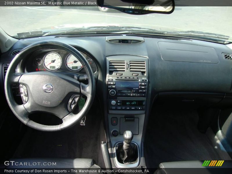 Majestic Blue Metallic / Black 2002 Nissan Maxima SE