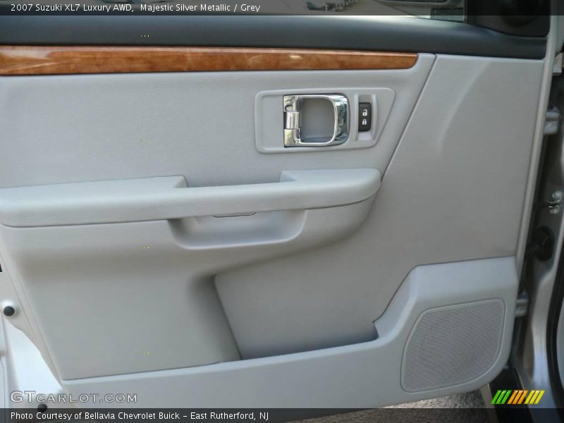 Majestic Silver Metallic / Grey 2007 Suzuki XL7 Luxury AWD