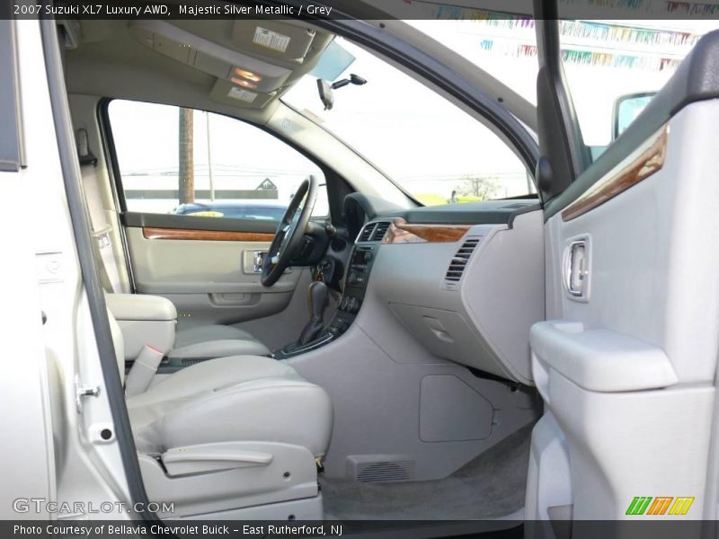 Majestic Silver Metallic / Grey 2007 Suzuki XL7 Luxury AWD