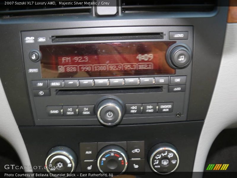 Majestic Silver Metallic / Grey 2007 Suzuki XL7 Luxury AWD