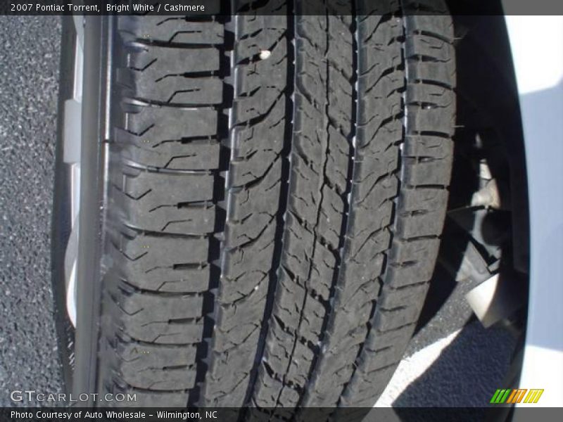 Bright White / Cashmere 2007 Pontiac Torrent