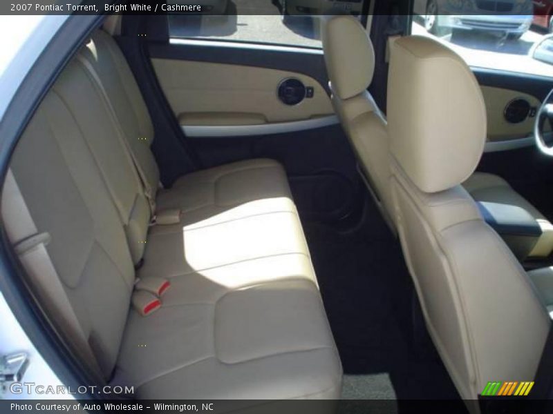 Bright White / Cashmere 2007 Pontiac Torrent