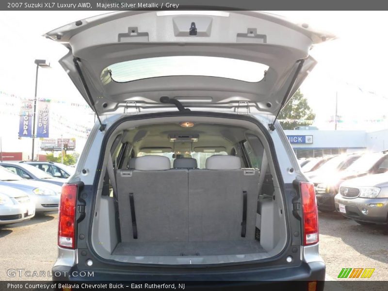 Majestic Silver Metallic / Grey 2007 Suzuki XL7 Luxury AWD