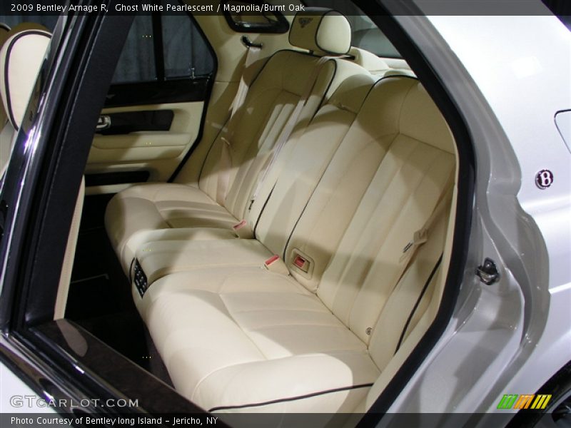 Ghost White Pearlescent / Magnolia/Burnt Oak 2009 Bentley Arnage R