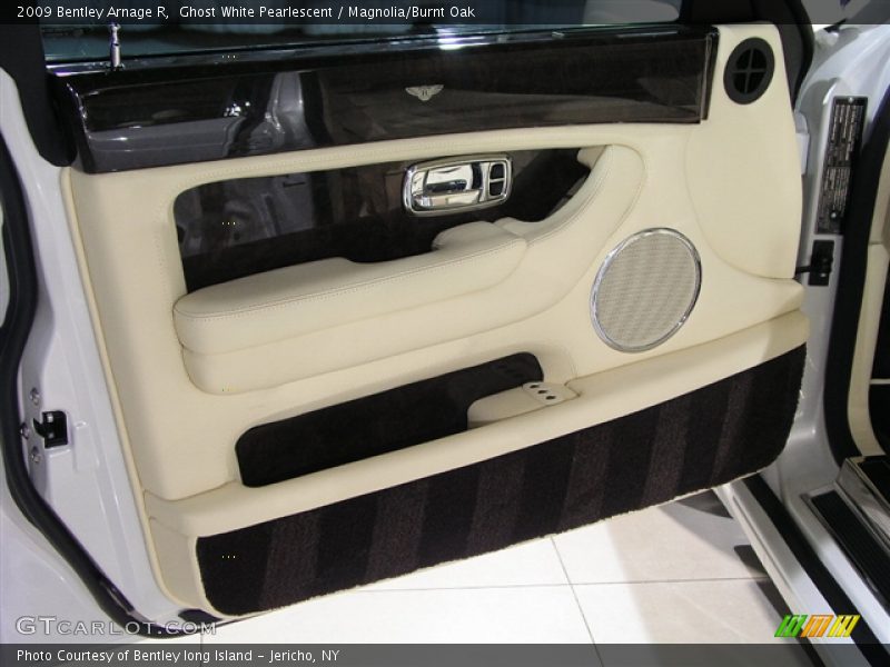Ghost White Pearlescent / Magnolia/Burnt Oak 2009 Bentley Arnage R