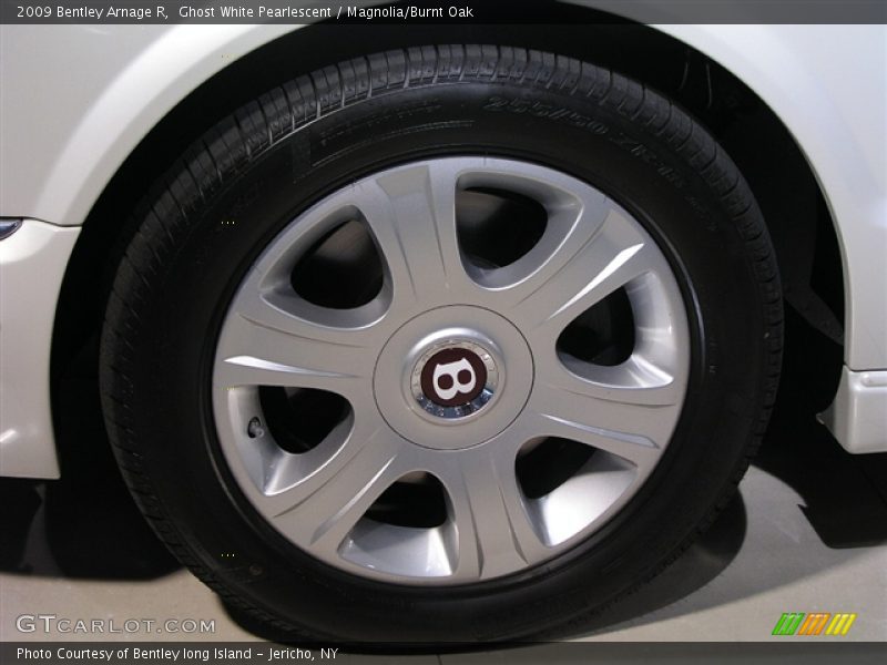 Ghost White Pearlescent / Magnolia/Burnt Oak 2009 Bentley Arnage R