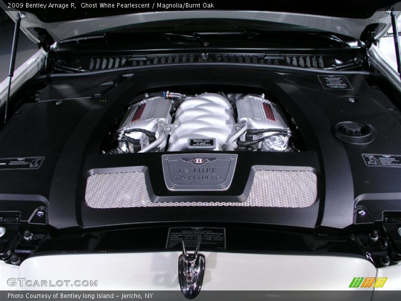 Ghost White Pearlescent / Magnolia/Burnt Oak 2009 Bentley Arnage R