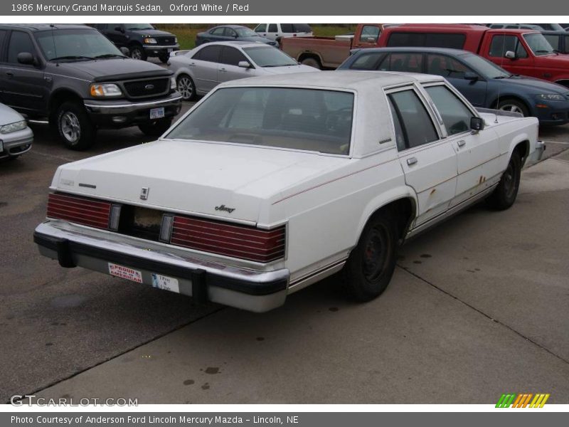 Oxford White / Red 1986 Mercury Grand Marquis Sedan