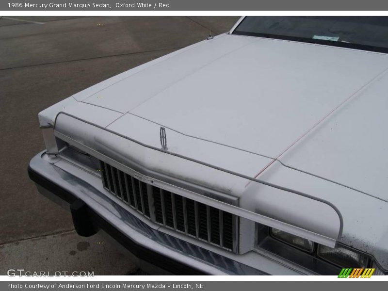 Oxford White / Red 1986 Mercury Grand Marquis Sedan