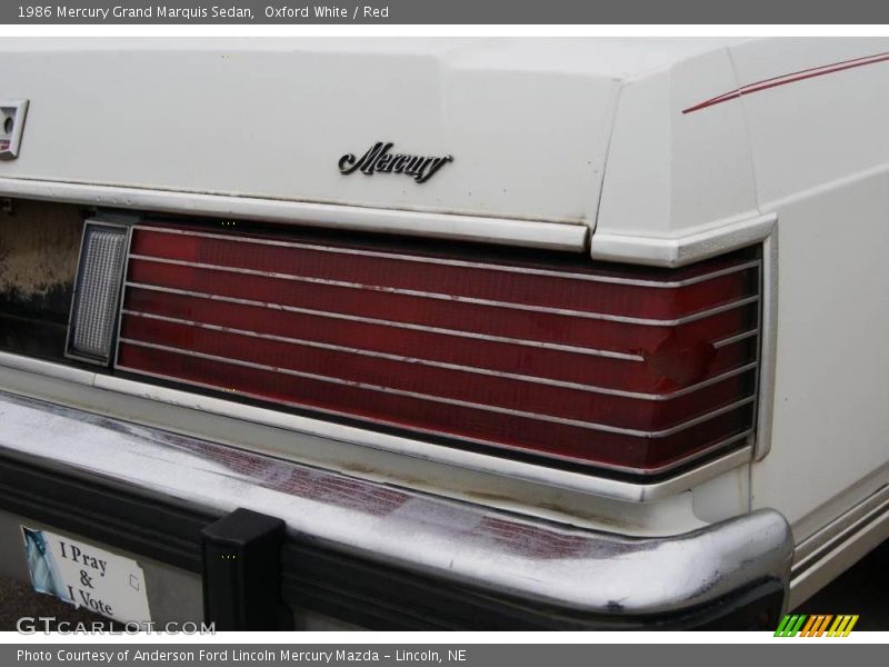 Oxford White / Red 1986 Mercury Grand Marquis Sedan