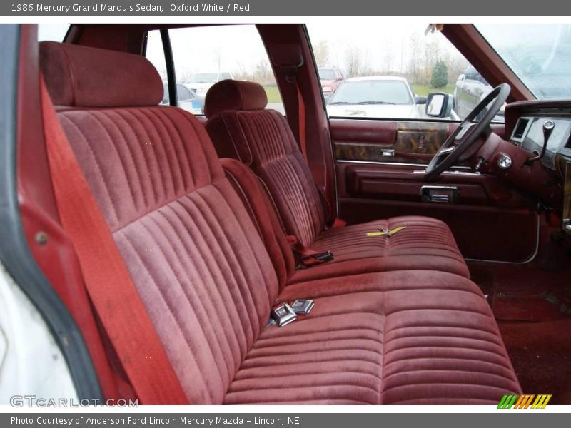 Oxford White / Red 1986 Mercury Grand Marquis Sedan