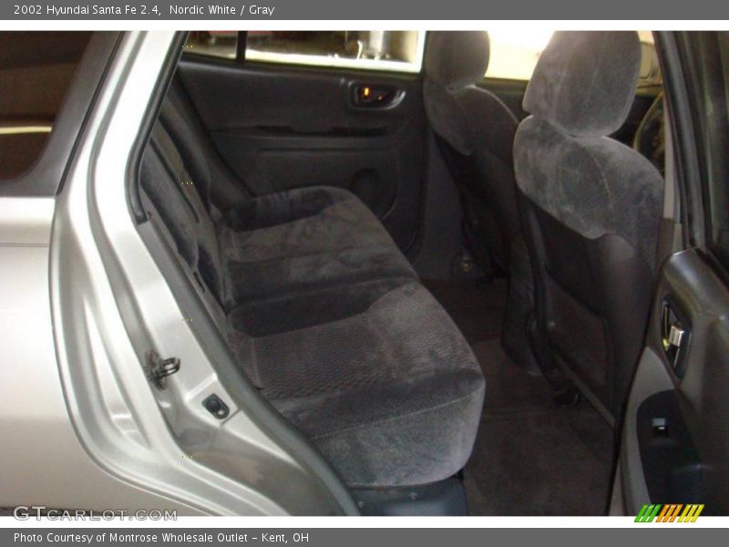 Nordic White / Gray 2002 Hyundai Santa Fe 2.4