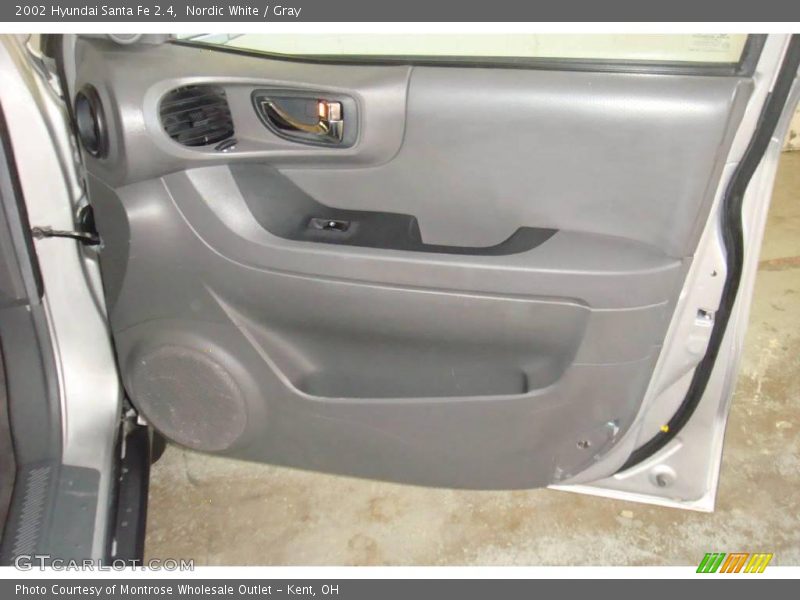 Nordic White / Gray 2002 Hyundai Santa Fe 2.4