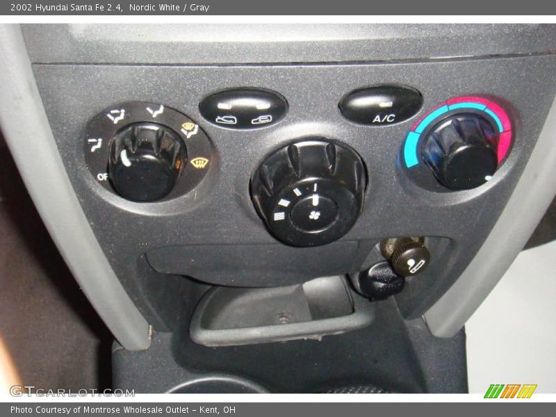 Nordic White / Gray 2002 Hyundai Santa Fe 2.4