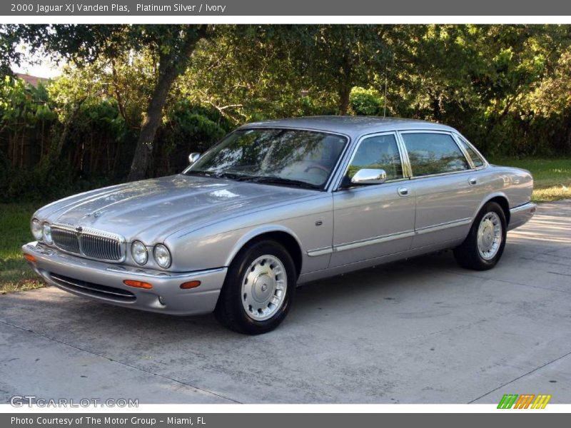 Platinum Silver / Ivory 2000 Jaguar XJ Vanden Plas