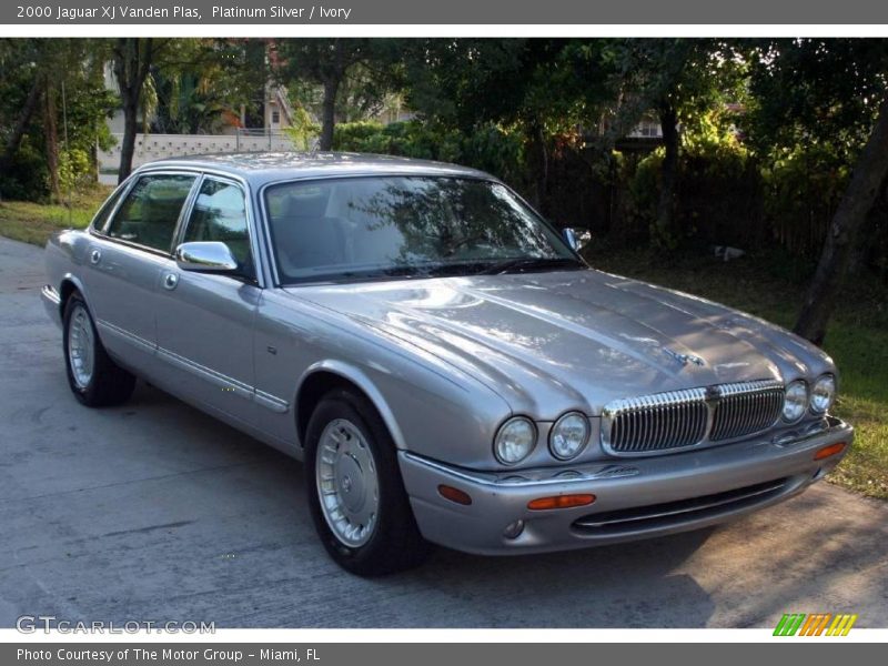Platinum Silver / Ivory 2000 Jaguar XJ Vanden Plas