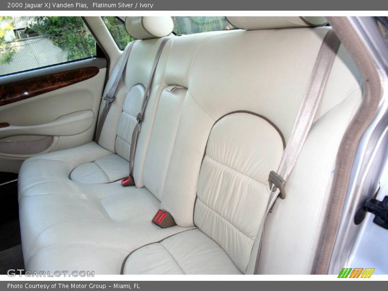 Platinum Silver / Ivory 2000 Jaguar XJ Vanden Plas