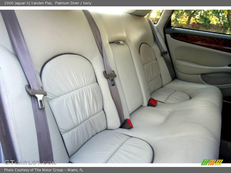 Platinum Silver / Ivory 2000 Jaguar XJ Vanden Plas