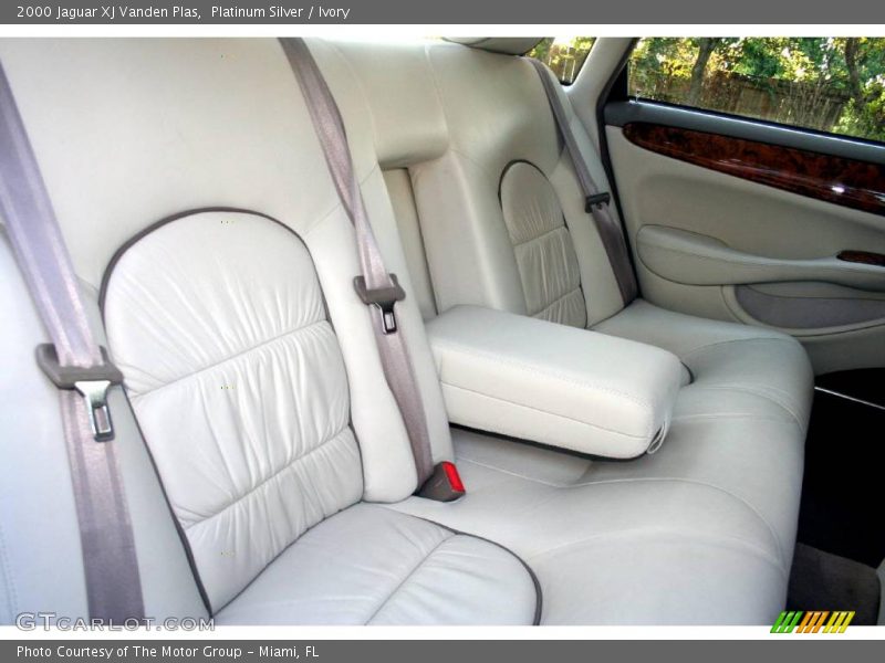 Platinum Silver / Ivory 2000 Jaguar XJ Vanden Plas