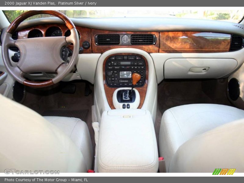 Platinum Silver / Ivory 2000 Jaguar XJ Vanden Plas