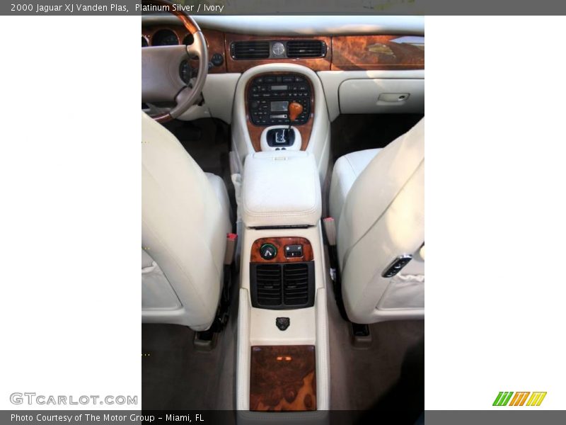 Platinum Silver / Ivory 2000 Jaguar XJ Vanden Plas