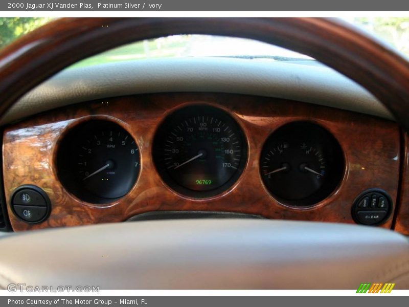 Platinum Silver / Ivory 2000 Jaguar XJ Vanden Plas