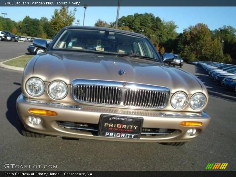 Topaz / Ivory 2003 Jaguar XJ Vanden Plas