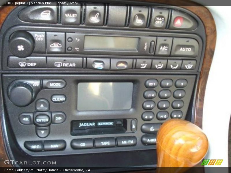 Topaz / Ivory 2003 Jaguar XJ Vanden Plas
