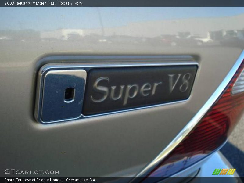 Topaz / Ivory 2003 Jaguar XJ Vanden Plas