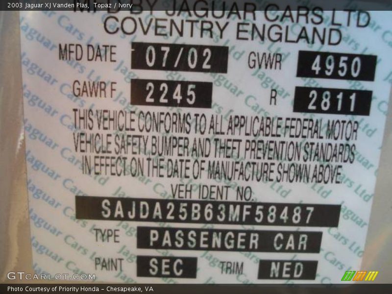 Topaz / Ivory 2003 Jaguar XJ Vanden Plas