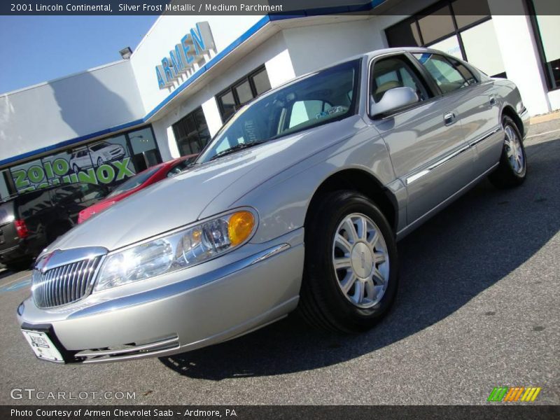 Silver Frost Metallic / Medium Parchment 2001 Lincoln Continental