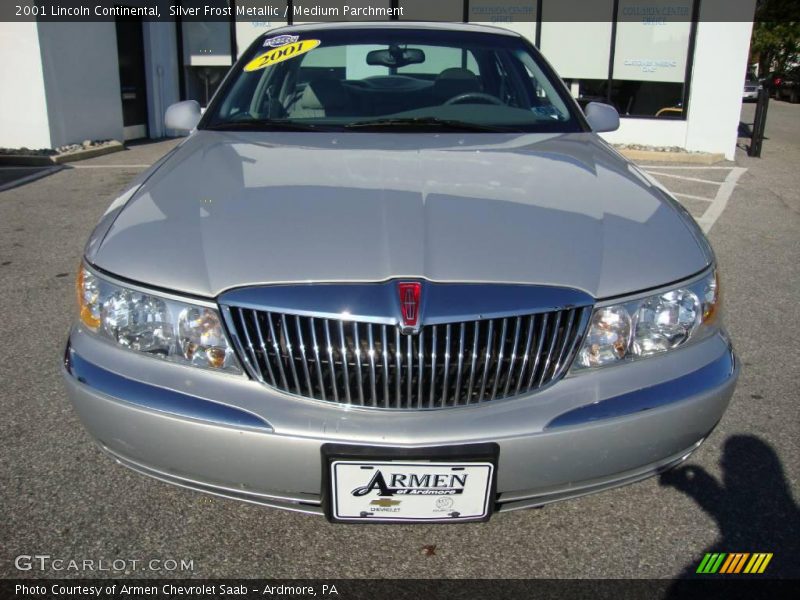 Silver Frost Metallic / Medium Parchment 2001 Lincoln Continental