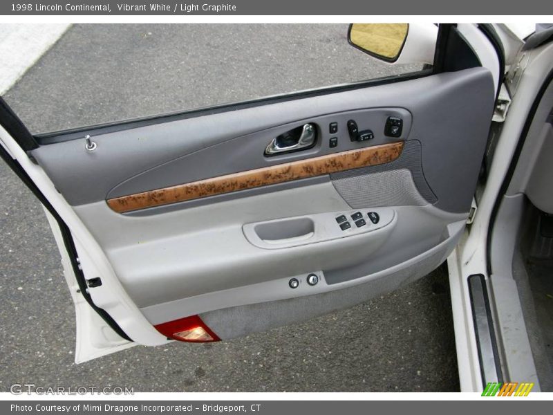 Vibrant White / Light Graphite 1998 Lincoln Continental