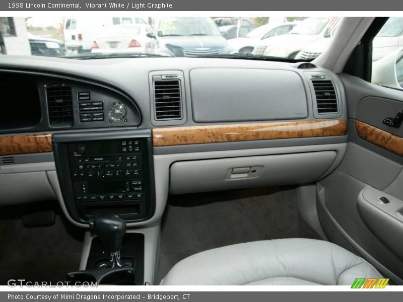 Vibrant White / Light Graphite 1998 Lincoln Continental