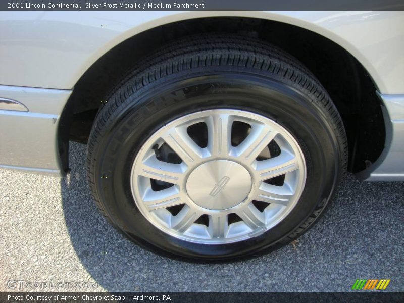 Silver Frost Metallic / Medium Parchment 2001 Lincoln Continental