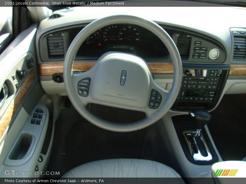 Silver Frost Metallic / Medium Parchment 2001 Lincoln Continental