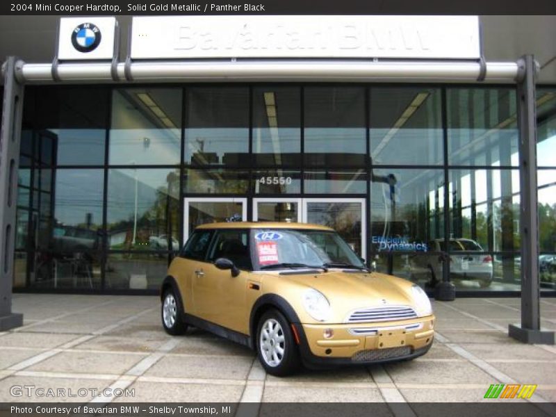 Solid Gold Metallic / Panther Black 2004 Mini Cooper Hardtop