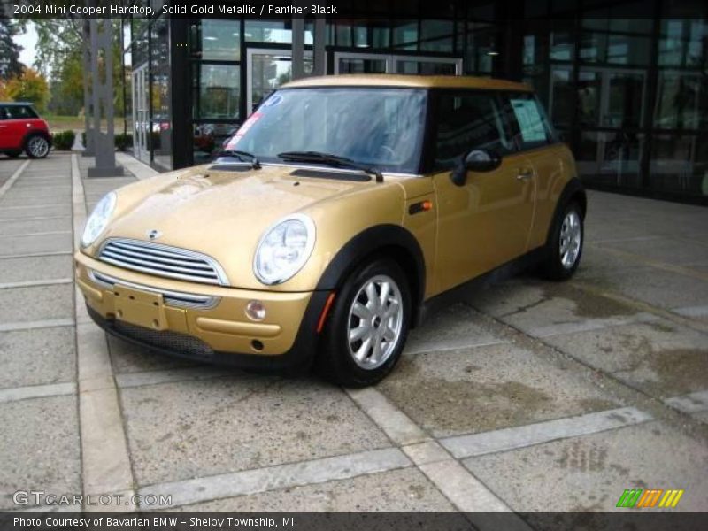 Solid Gold Metallic / Panther Black 2004 Mini Cooper Hardtop