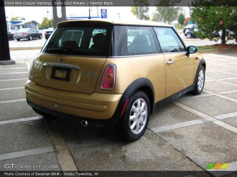 Solid Gold Metallic / Panther Black 2004 Mini Cooper Hardtop