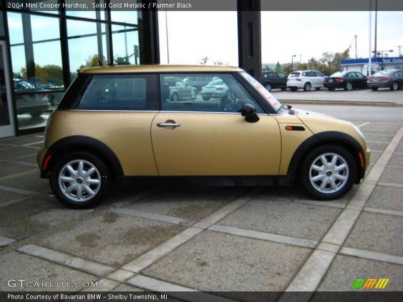 Solid Gold Metallic / Panther Black 2004 Mini Cooper Hardtop