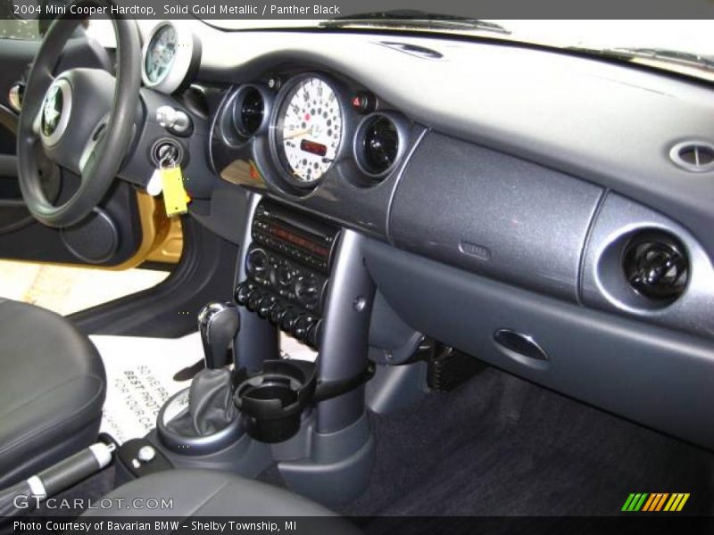 Solid Gold Metallic / Panther Black 2004 Mini Cooper Hardtop