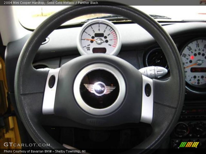 Solid Gold Metallic / Panther Black 2004 Mini Cooper Hardtop