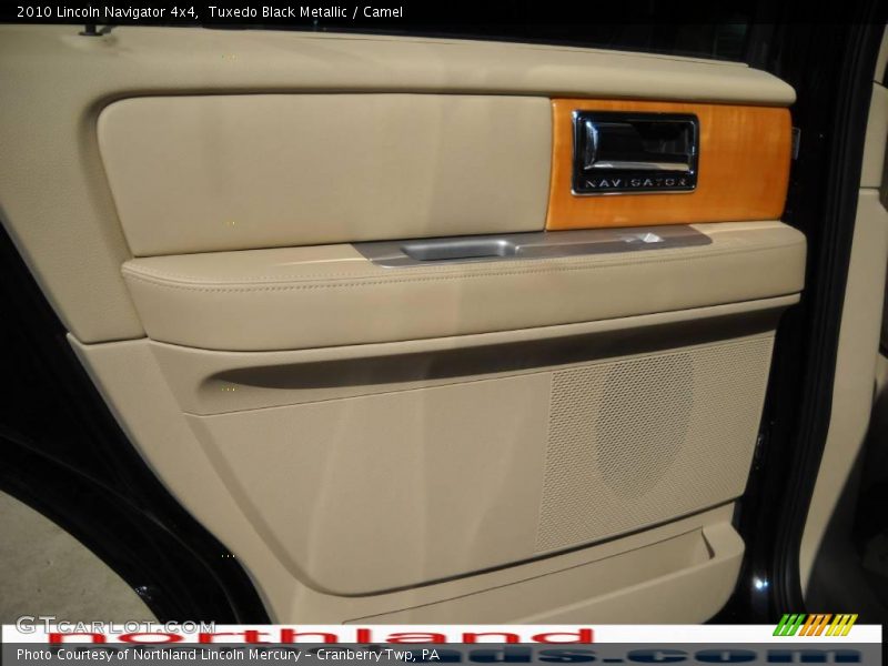Tuxedo Black Metallic / Camel 2010 Lincoln Navigator 4x4