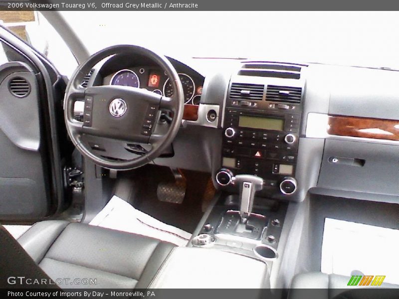 Offroad Grey Metallic / Anthracite 2006 Volkswagen Touareg V6