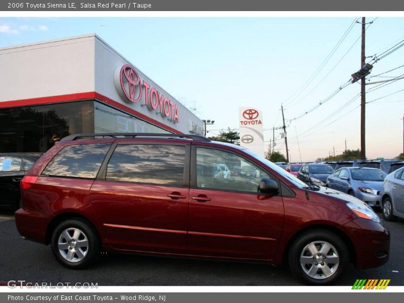 Salsa Red Pearl / Taupe 2006 Toyota Sienna LE