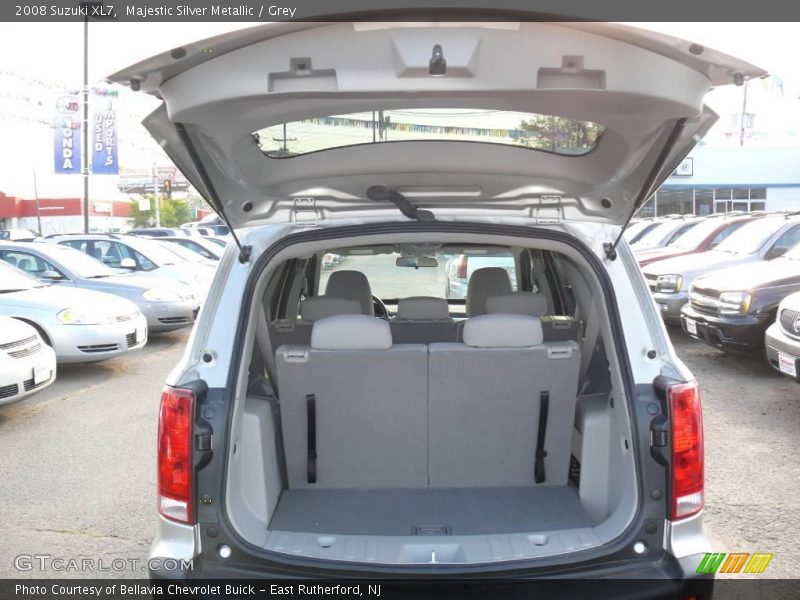 Majestic Silver Metallic / Grey 2008 Suzuki XL7