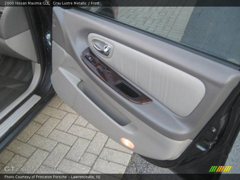 Gray Lustre Metallic / Frost 2000 Nissan Maxima GLE
