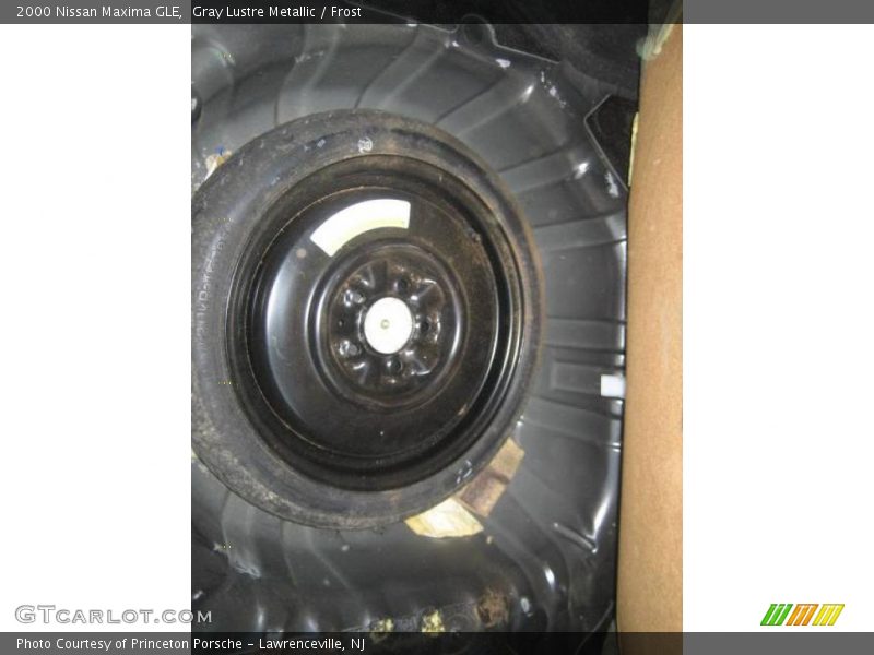 Gray Lustre Metallic / Frost 2000 Nissan Maxima GLE